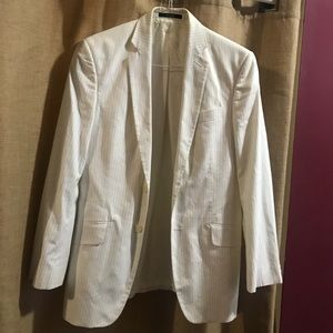 Men’s Express summer dinner jacket.